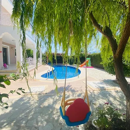 Luxurious With Private Pool And Location In