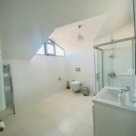 Villa Luxurious With Private Pool And Location In *